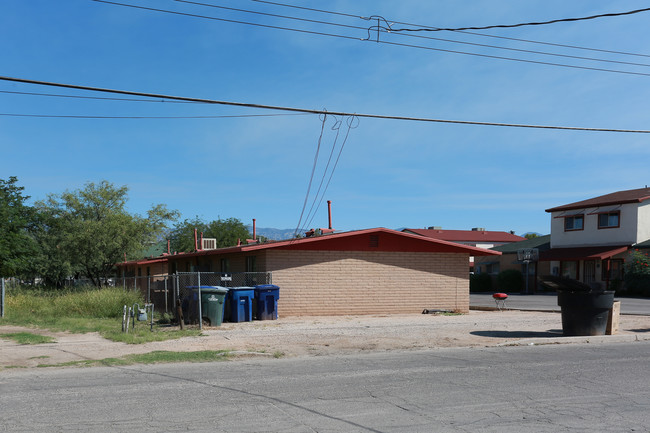 5827 E 26th St in Tucson, AZ - Building Photo - Building Photo