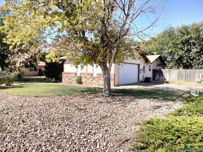 1808 Arcineiga Dr in Clovis, NM - Building Photo - Building Photo