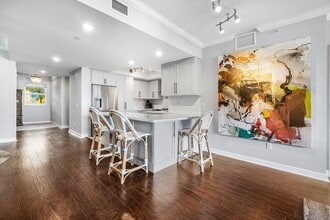 2650 Lake Shore Dr, Unit 201 in Riviera Beach, FL - Building Photo - Building Photo