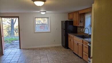 61 S Country Club Dr in Cullowhee, NC - Building Photo - Building Photo