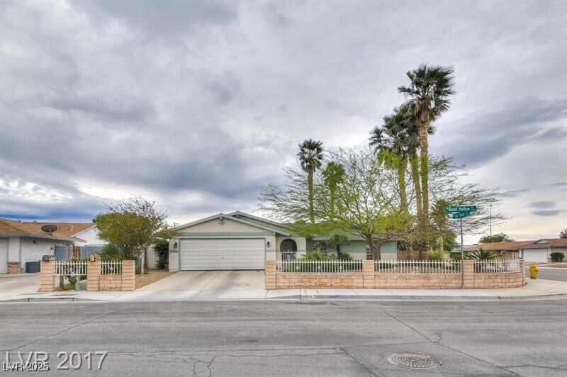 6913 W Quail Hollow Dr in Las Vegas, NV - Building Photo