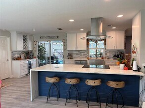 4420 Meadow Creek Cir in Sarasota, FL - Building Photo - Building Photo