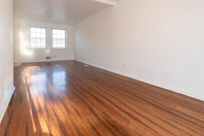 2906 Brinkey Way in Louisville, KY - Building Photo - Building Photo