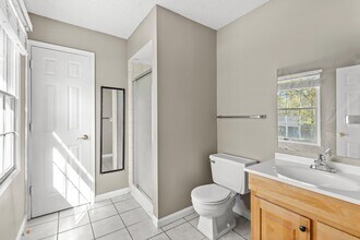 14355 Rainy Lake Dr in Chesterfield, MO - Building Photo - Building Photo