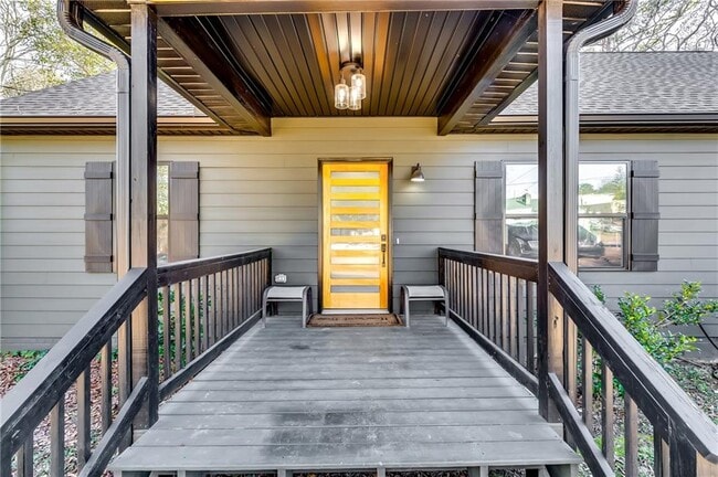 2508 Connally Dr in Atlanta, GA - Building Photo - Building Photo