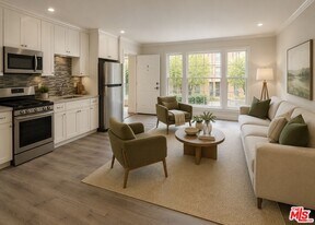133 Crescent Dr in Beverly Hills, CA - Building Photo
