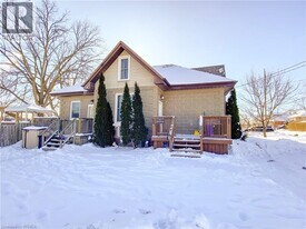 25 Drummond St in Brantford, ON - Building Photo