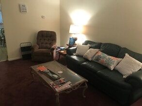 210 Court Ruelle in Findlay, OH - Foto de edificio - Building Photo