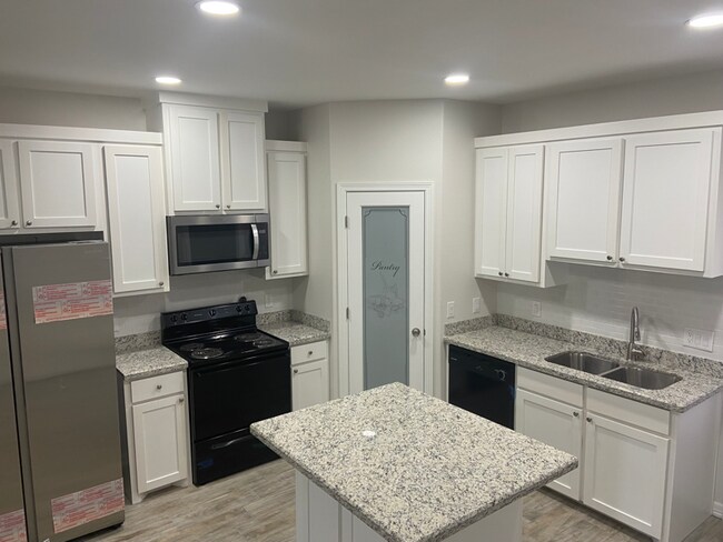 326 S 15th St in Kingsville, TX - Building Photo - Building Photo