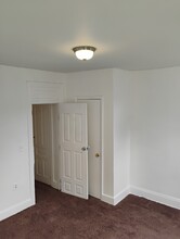 1631 Carnation St in Harrisburg, PA - Foto de edificio - Building Photo