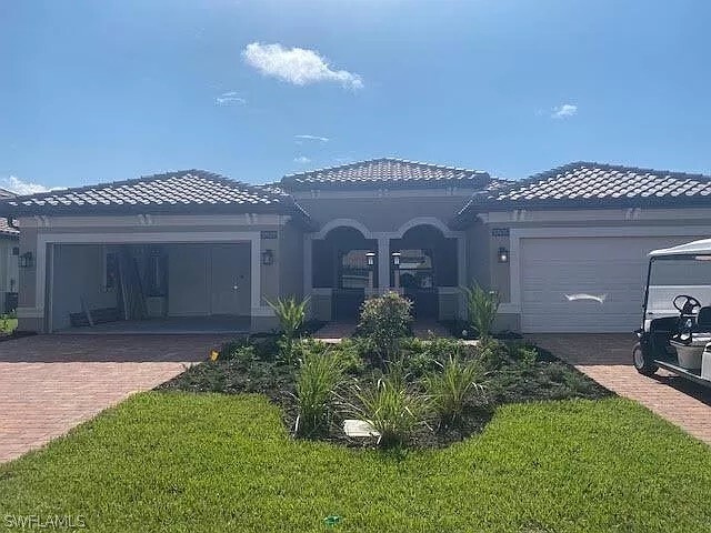 17429 Corsini Dr in Ft. Myers, FL - Foto de edificio