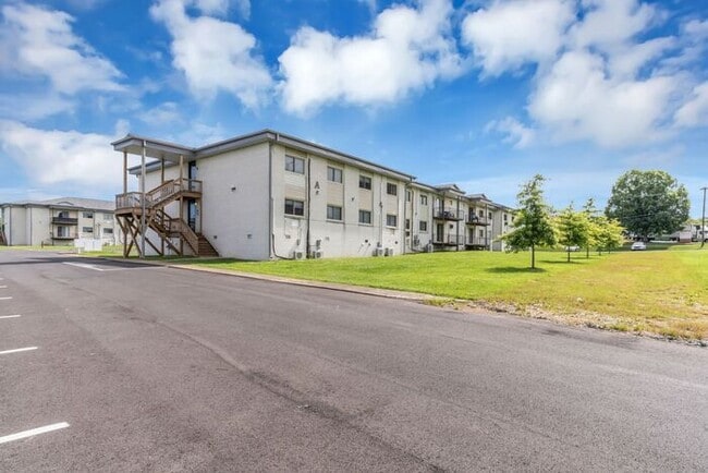 property at 550 B E Bledsoe St