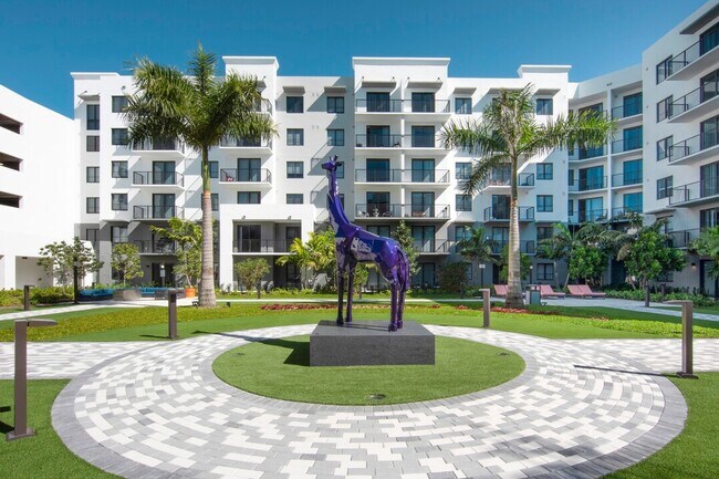 Sanctuary Doral in Doral, FL - Foto de edificio - Building Photo