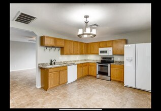 608 Sherry Dr in Leander, TX - Foto de edificio - Building Photo