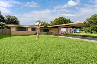 5618 Sweetbriar St in Houston, TX - Building Photo