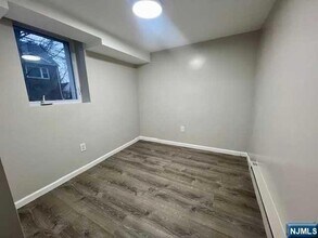197 Lafayette Pl, Unit D3 in Englewood, NJ - Foto de edificio - Building Photo