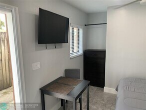 2021 SW 38th Ave in Fort Lauderdale, FL - Building Photo - Building Photo