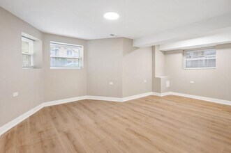1756 W School St in Chicago, IL - Building Photo - Building Photo