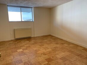 101 Monmouth St, Unit 208 in Brookline, MA - Building Photo - Building Photo