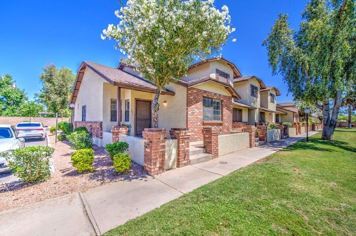 170 E Guadalupe Rd in Gilbert, AZ - Building Photo