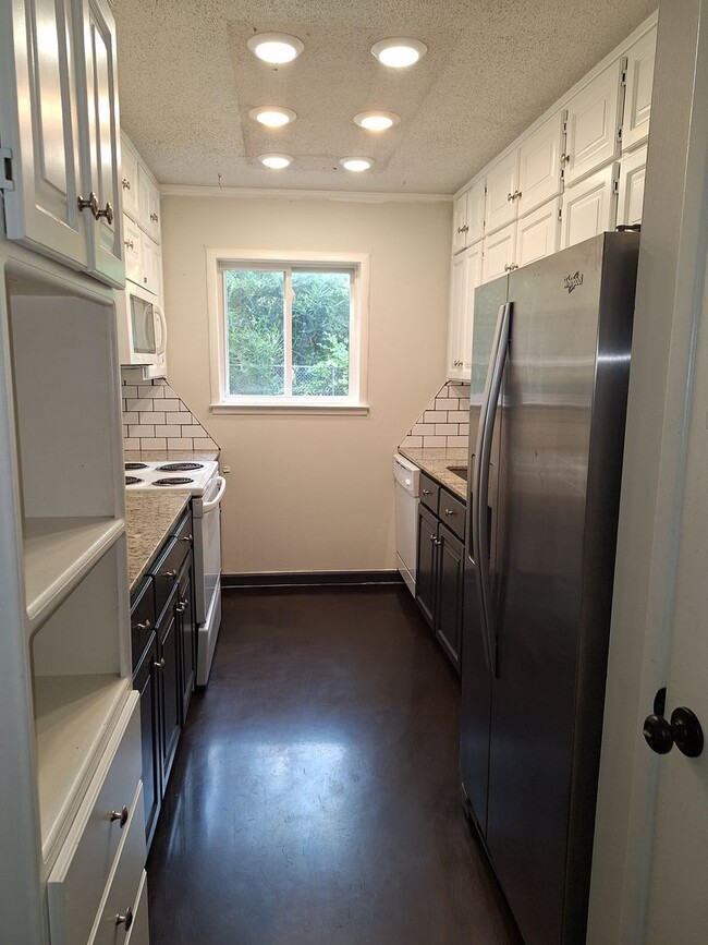 property at 2412 Independence St