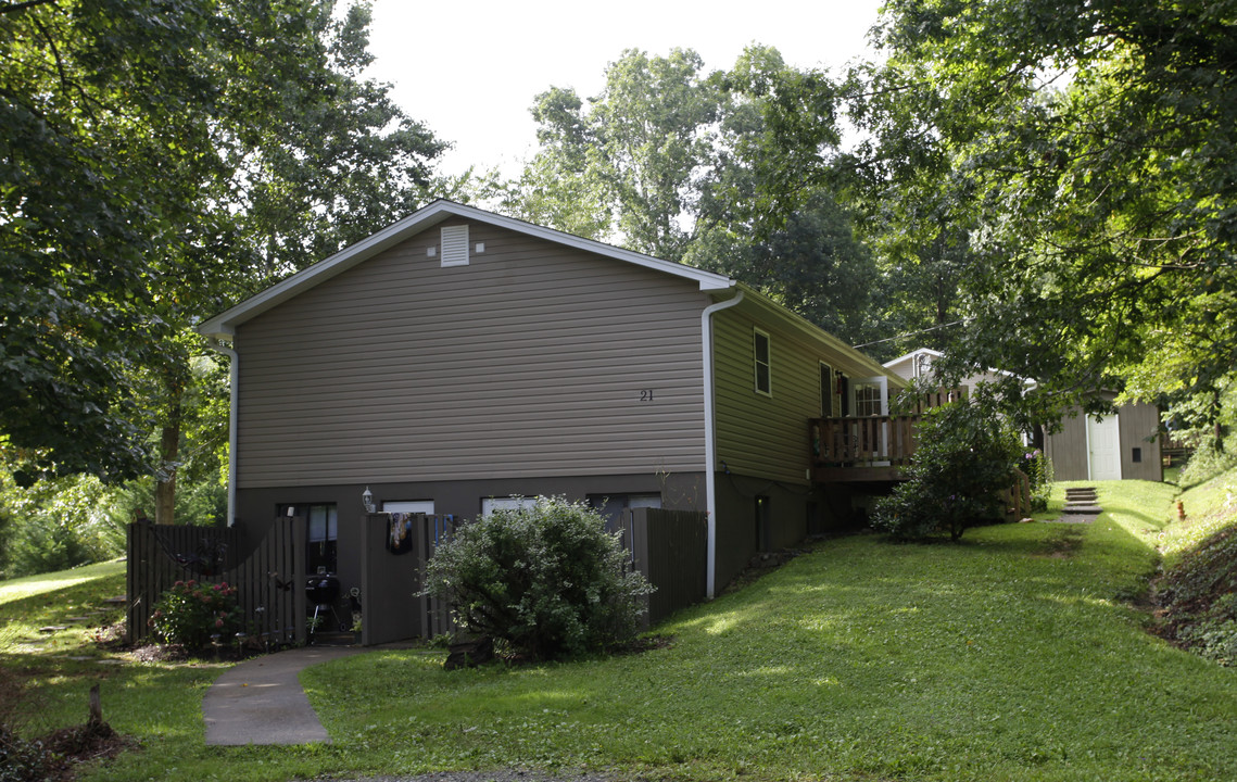 21-23 Deep Woods Rd in Weaverville, NC - Building Photo