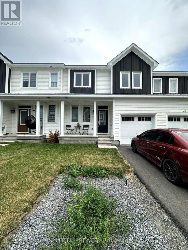 property at 44 Chasing Grv