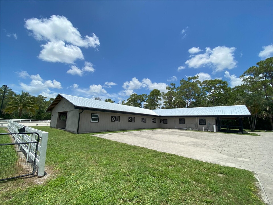 2315 Deer Run Blvd in Loxahatchee, FL - Building Photo