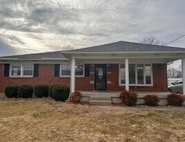 6212 Upper Hunters Trace in Louisville, KY - Building Photo