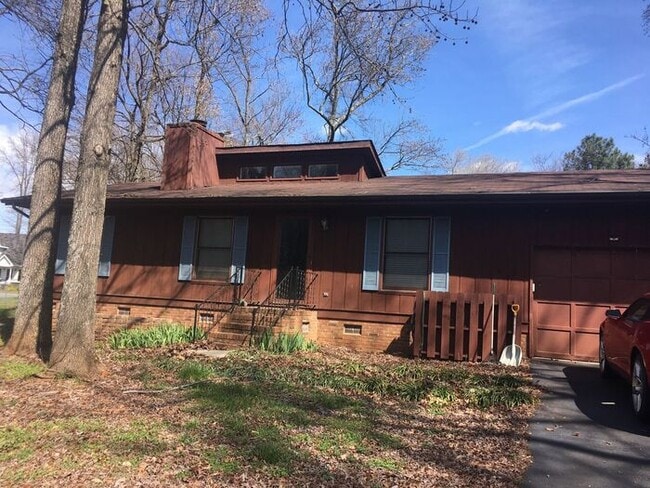 property at 2928 Dylan Pl NW
