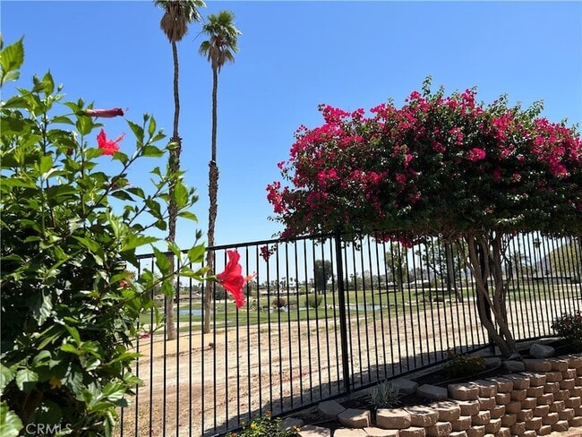 77184 California Dr in Palm Desert, CA - Foto de edificio - Building Photo