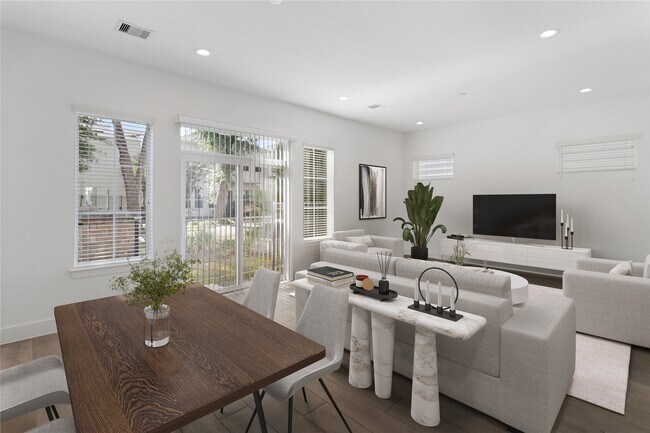 7702 Westside Villas Ln