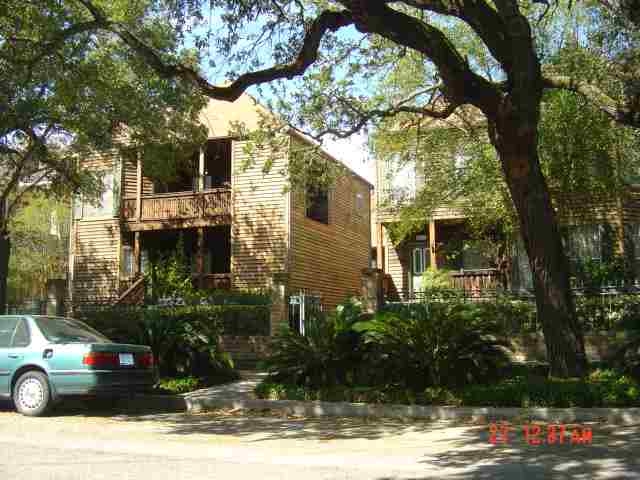 1624-1628 Sealy St in Galveston, TX - Building Photo