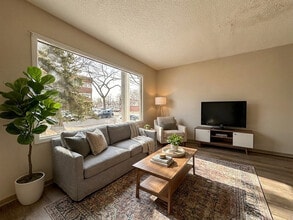 14210-14103 103 Ave NW in Edmonton, AB - Building Photo - Building Photo