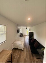 7170 NW 24th Pl in Sunrise, FL - Building Photo - Building Photo
