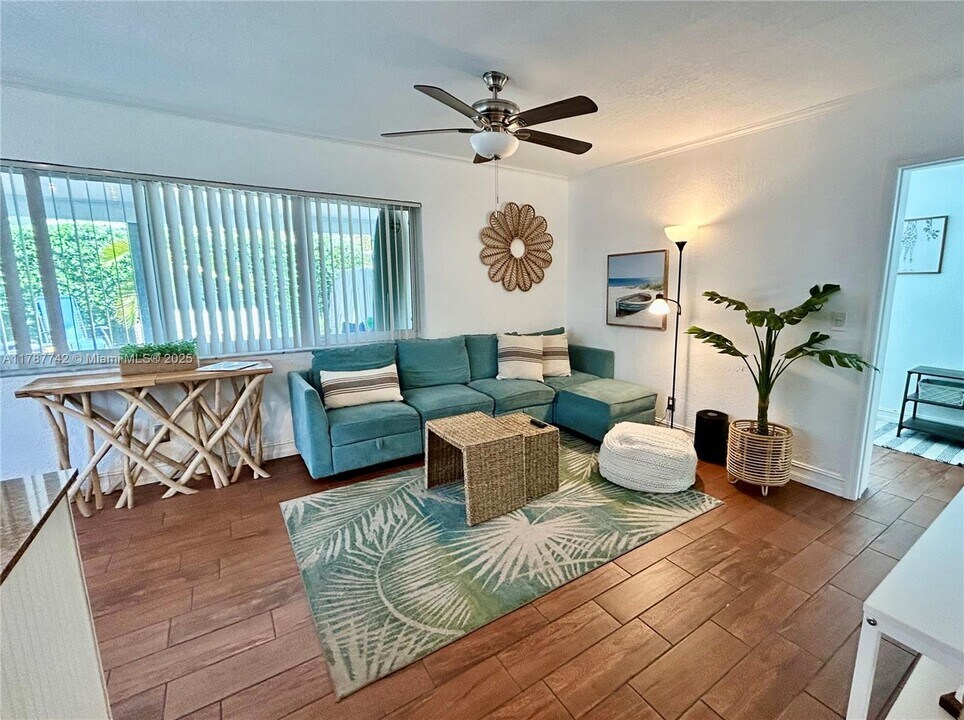 316 Walnut St in Hollywood, FL - Foto de edificio