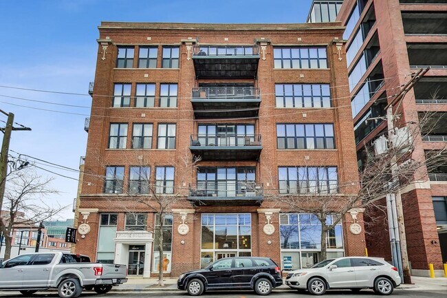 215 N Aberdeen St in Chicago, IL - Building Photo - Building Photo