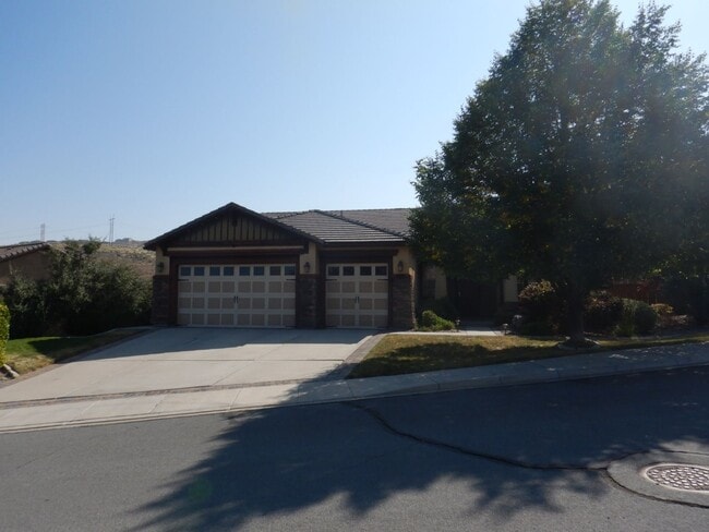 property at 2292 Novara Dr