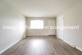 4028 Vira Rd in Stow, OH - Building Photo - Building Photo