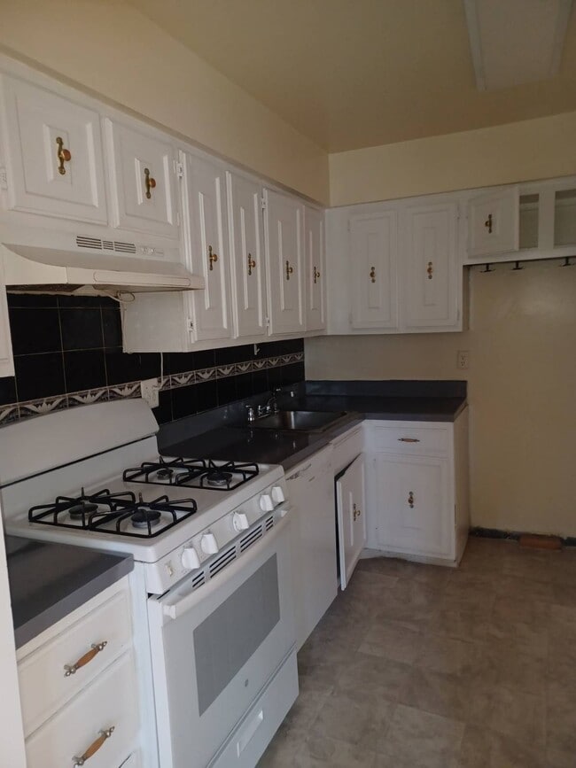 156-41-156-77 77th St in Queens, NY - Building Photo - Building Photo