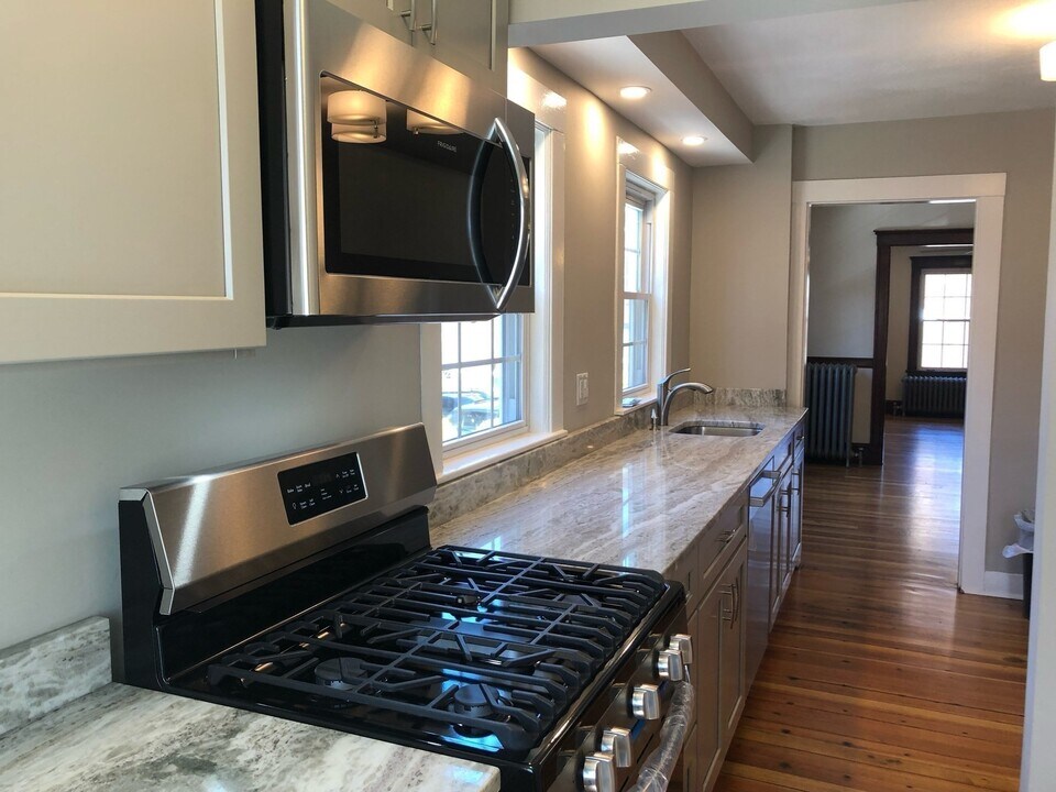 124 Bynner St, Unit 1 in Boston, MA - Building Photo