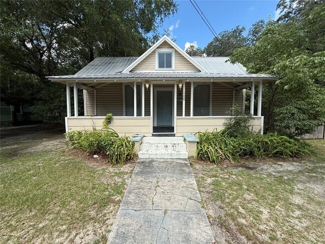 property at 108 NE 9th St