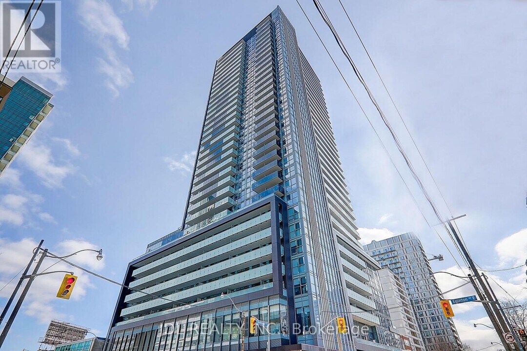 125-2125 Redpath Ave in Toronto, ON - Building Photo