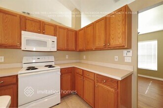 12001 Colonial Estates Ln in Riverview, FL - Foto de edificio - Building Photo