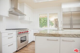 17965 Seabreeze Dr in Los Angeles, CA - Building Photo - Building Photo