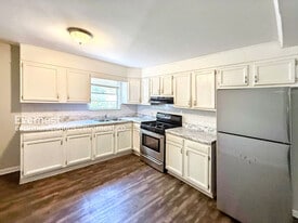 1302 Frisco St in Birmingham, AL - Building Photo