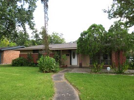 6633 Mobud Dr in Houston, TX - Building Photo