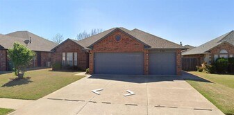 400 Amanda Dr in Yukon, OK - Building Photo