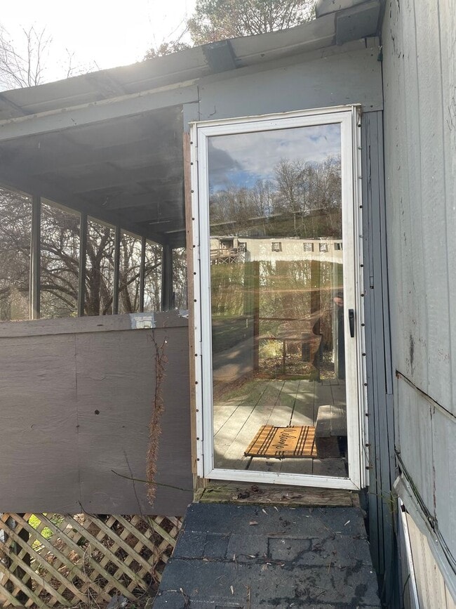 property at 33 Laurel Mountain MHP Dr