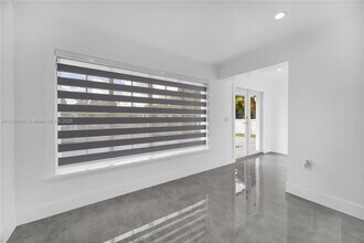 8101 SW 14th Ter in Miami, FL - Building Photo - Building Photo